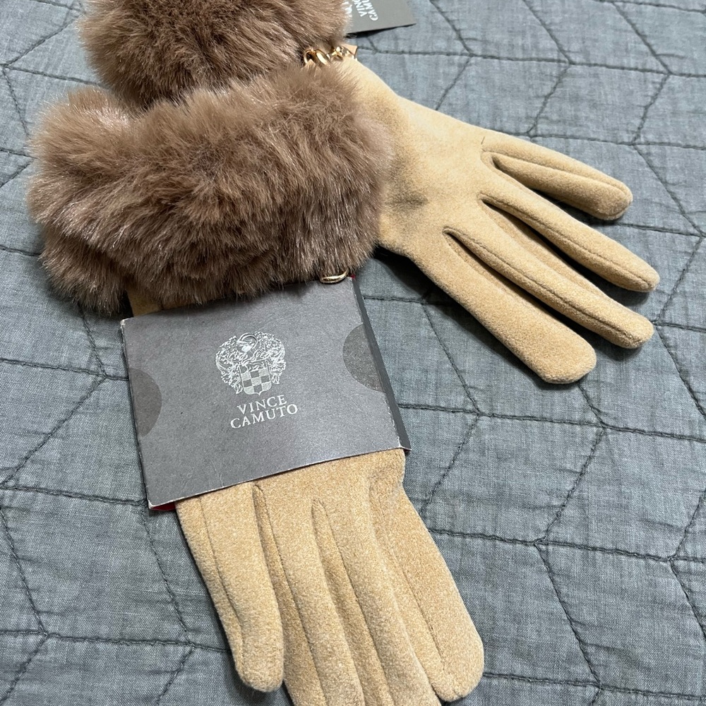 Vince Camuto Beige Gloves with Plush Fur Trim
